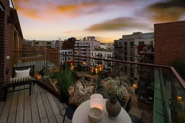 Balkongen gir mulighet for sittegruppe, lounge stoler og grill i ulike kombinasjoner.