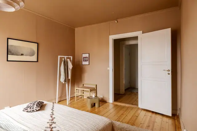Det er også god plass til et garderobeskap.