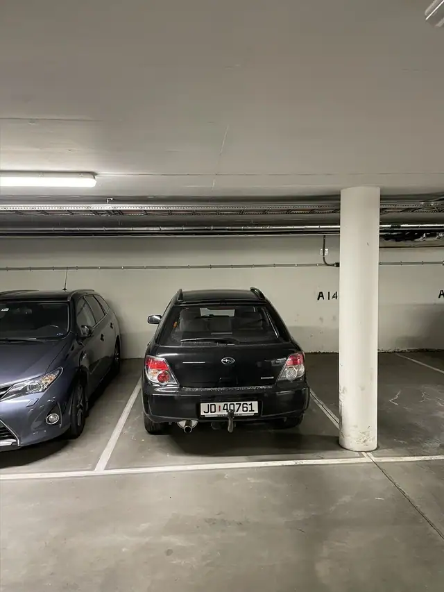 Det medfølger en garasjeplass i felles garasjekjeller.