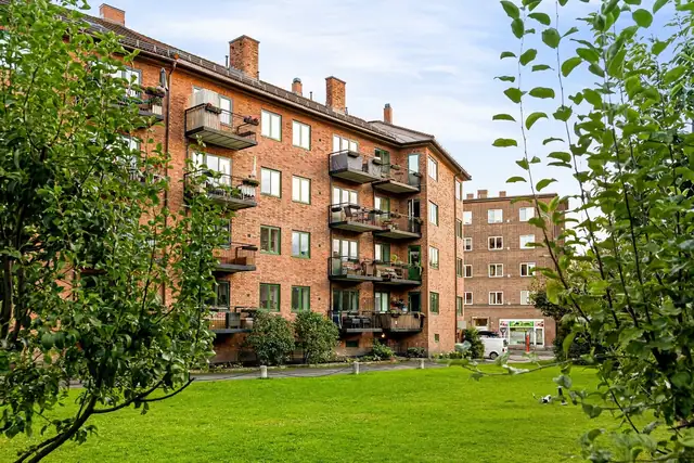 Aksjelaget byr på en idyllisk bakgård for beboerne.