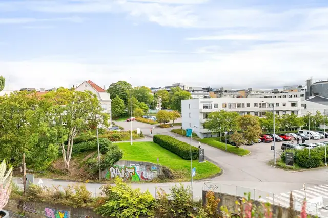 Det er fritt og åpent utsyn uten sjenerende innsyn eller gjenboere.